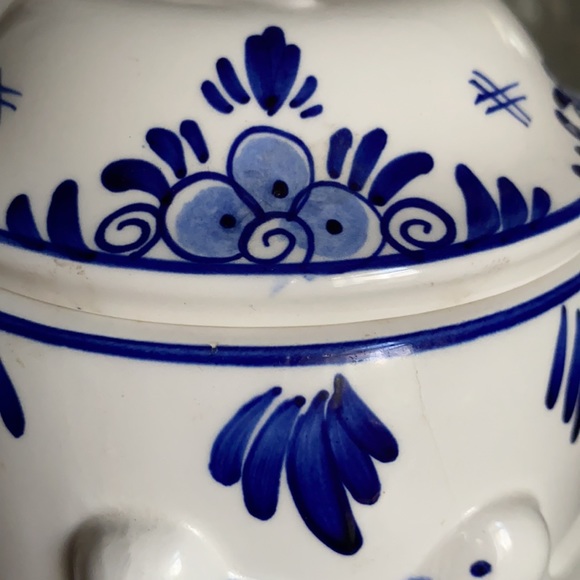 ❤️HOST PICKS❤️Vintage Delft 1984 blue/white Goose canisters - Picture 13 of 15